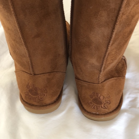 Sheepdawgs 13” microfiber chestnut color boot.    Size 9/40 Nice deep tan color. - Picture 5 of 14